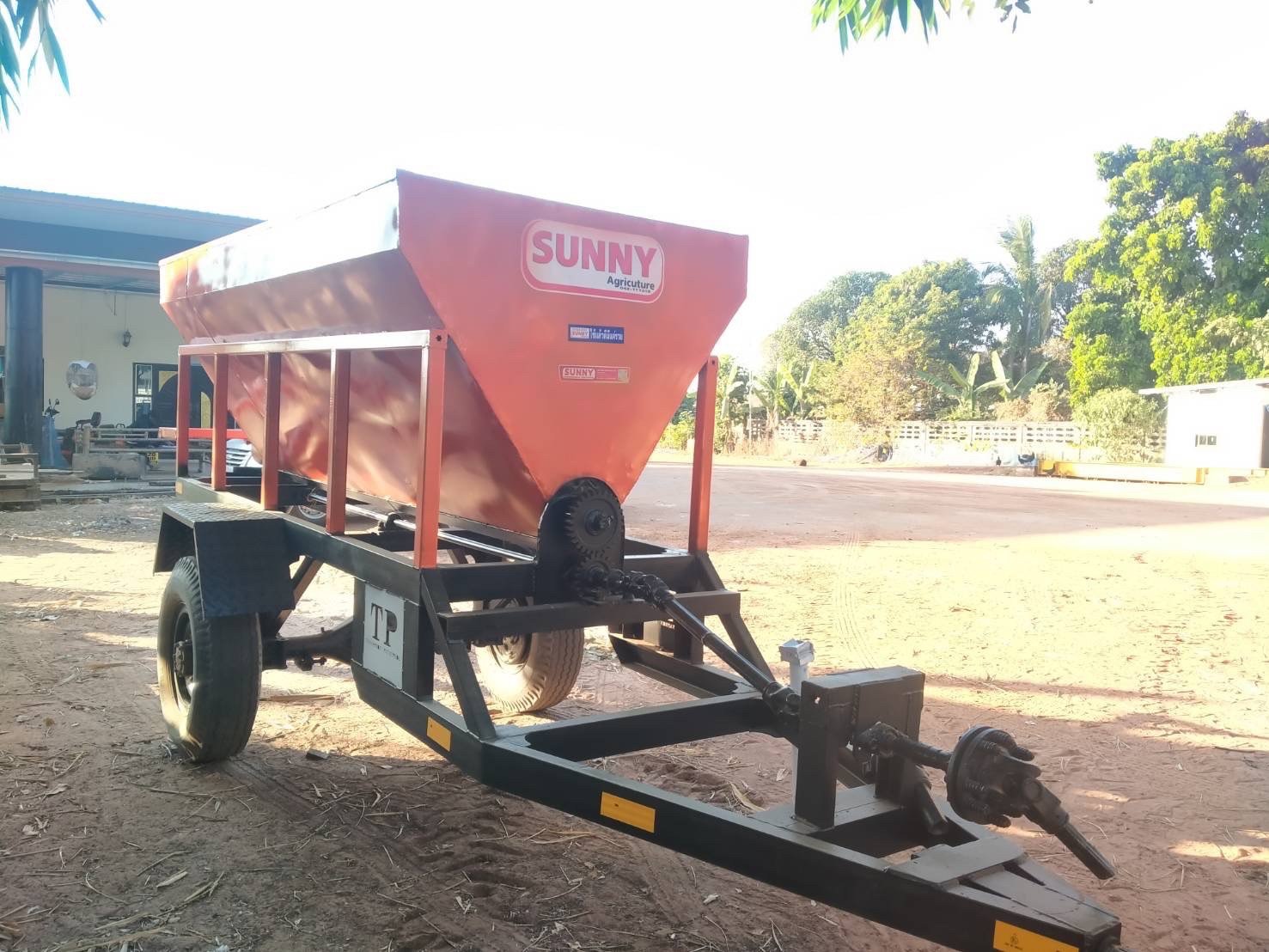 โรยขี่ไก่